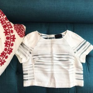❗️2/$10 romeo & juliet couture white crop top